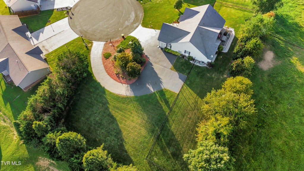 Photo of 19321 Spur Lane, Abingdon, VA 24210 (MLS # 10000381)