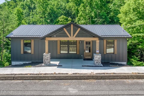 Photo of 2138 Bluff Ridge Road, Sevierville, TN 37876 (MLS # 9997101)