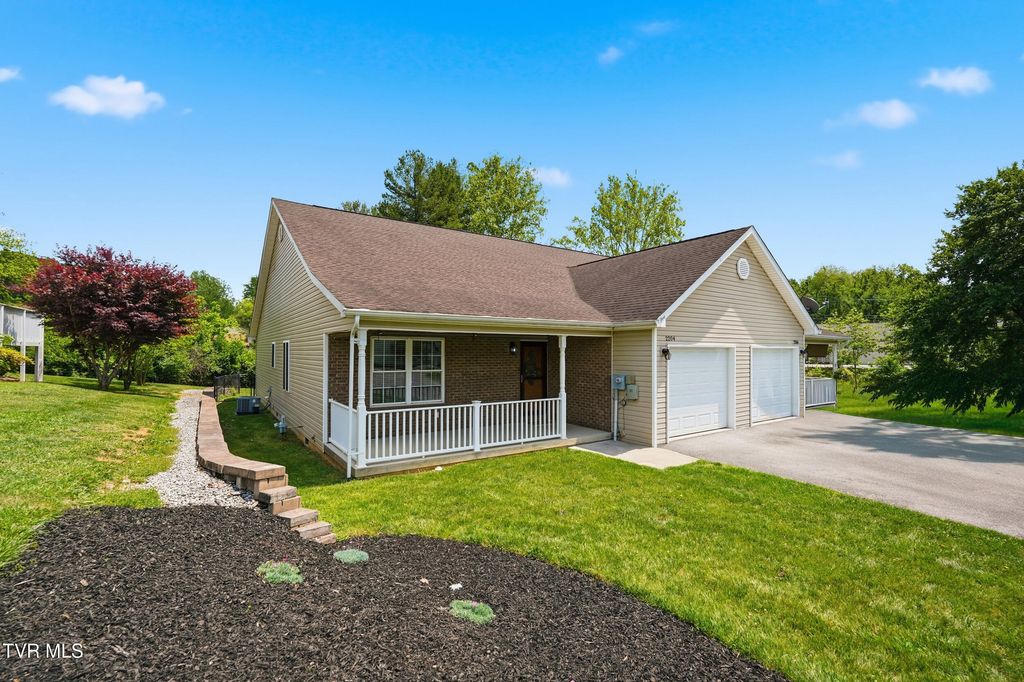 Photo of 2204 Valley Drive, Bristol, VA 24201 (MLS # 9995354)