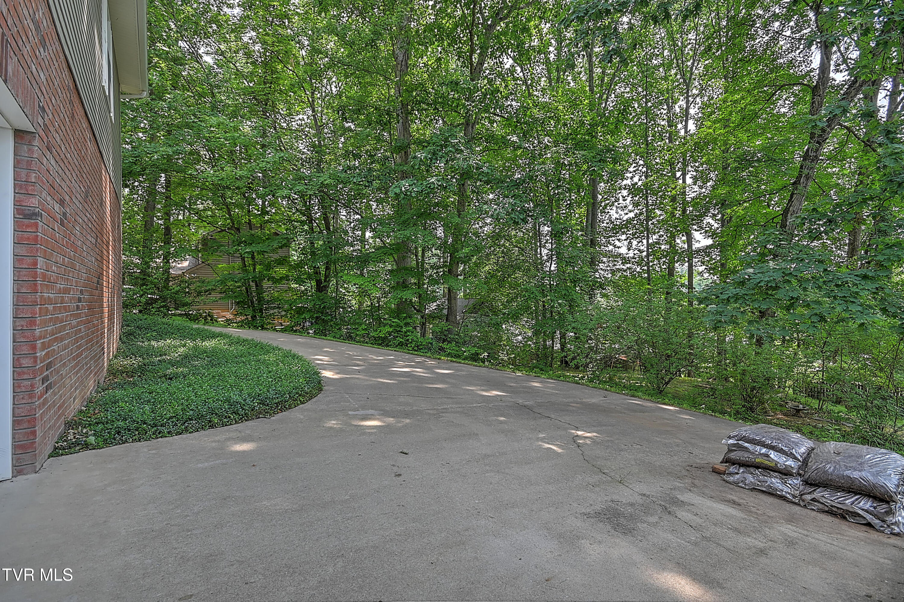 800 Lazywood Drive, Johnson City, Tennessee image 50