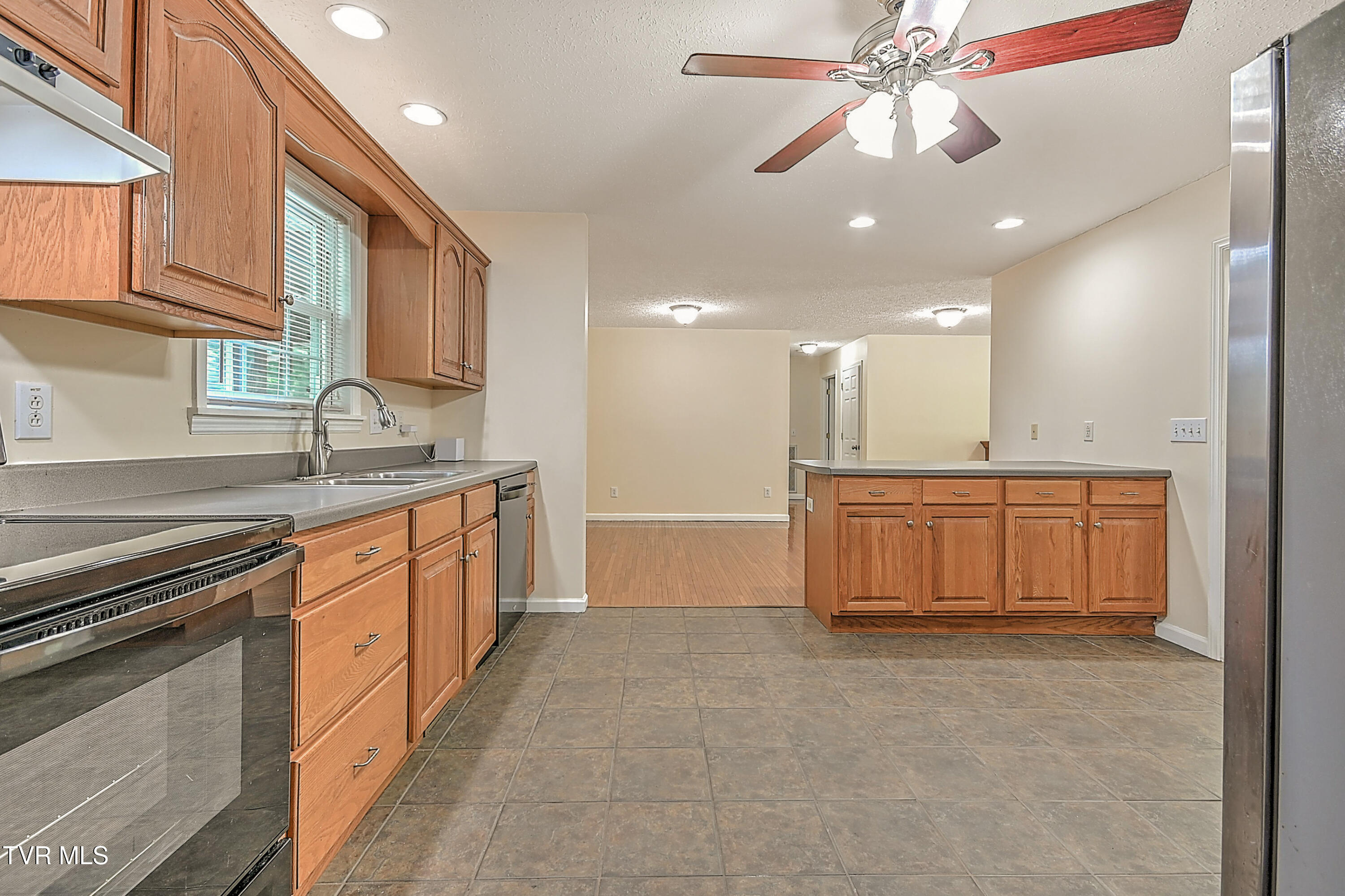 800 Lazywood Drive, Johnson City, Tennessee image 18