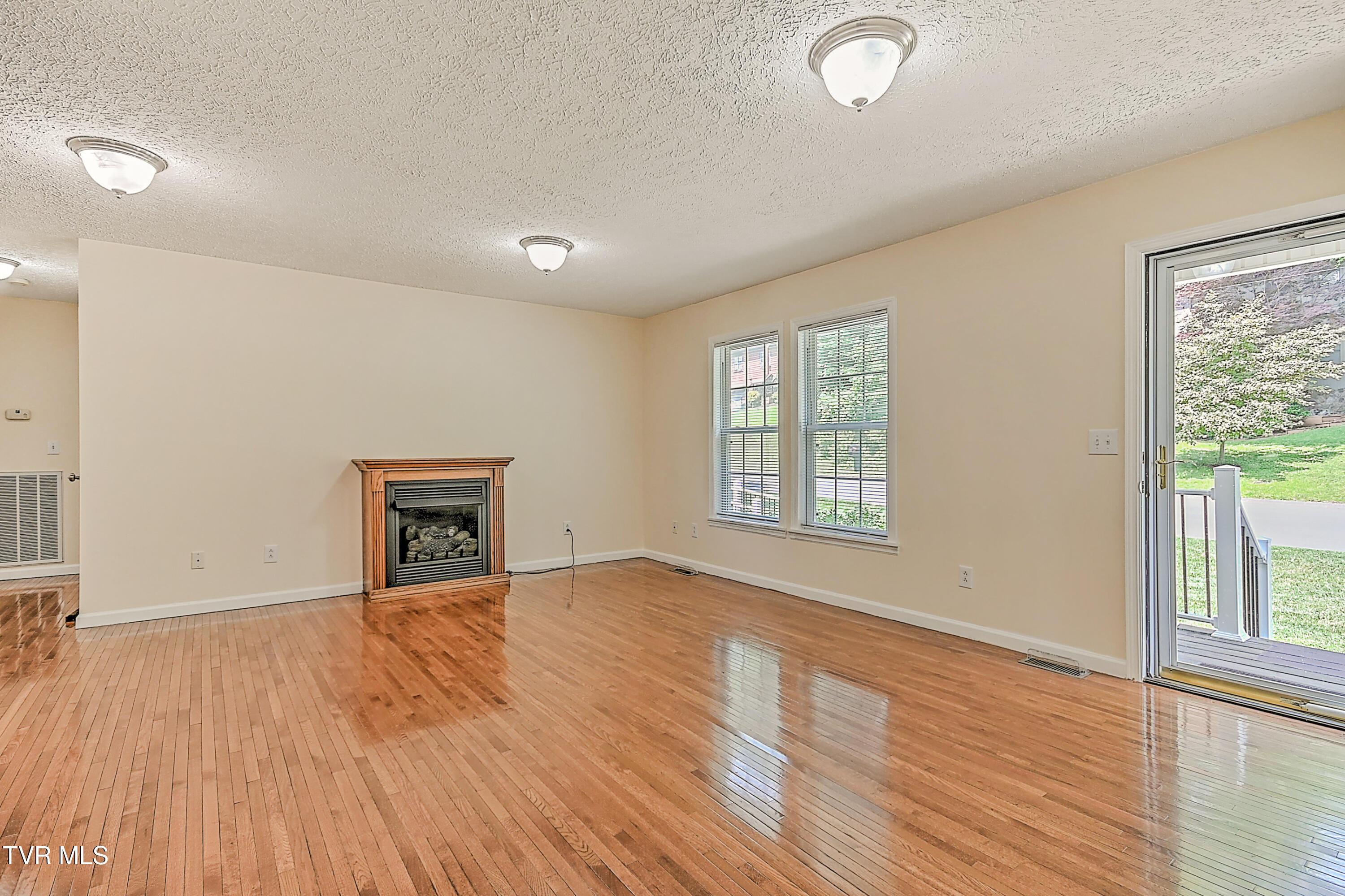 800 Lazywood Drive, Johnson City, Tennessee image 8