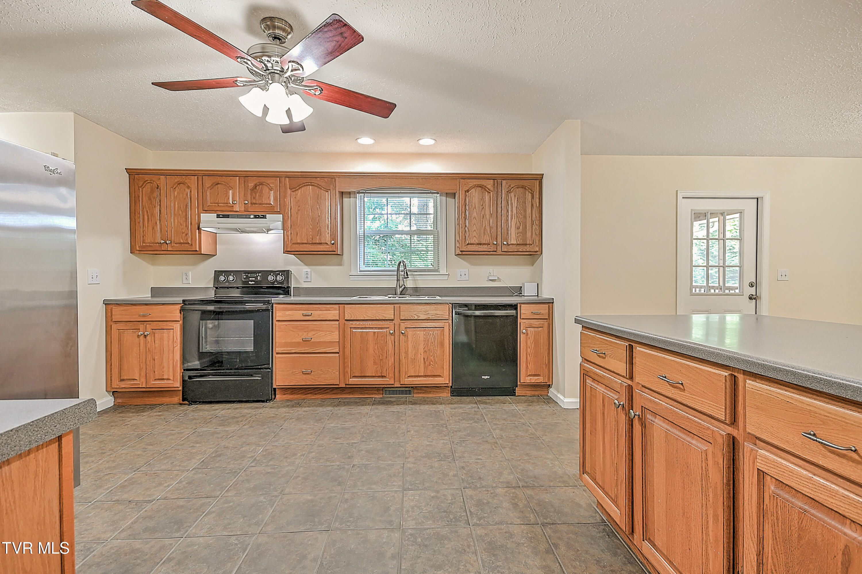 800 Lazywood Drive, Johnson City, Tennessee image 17
