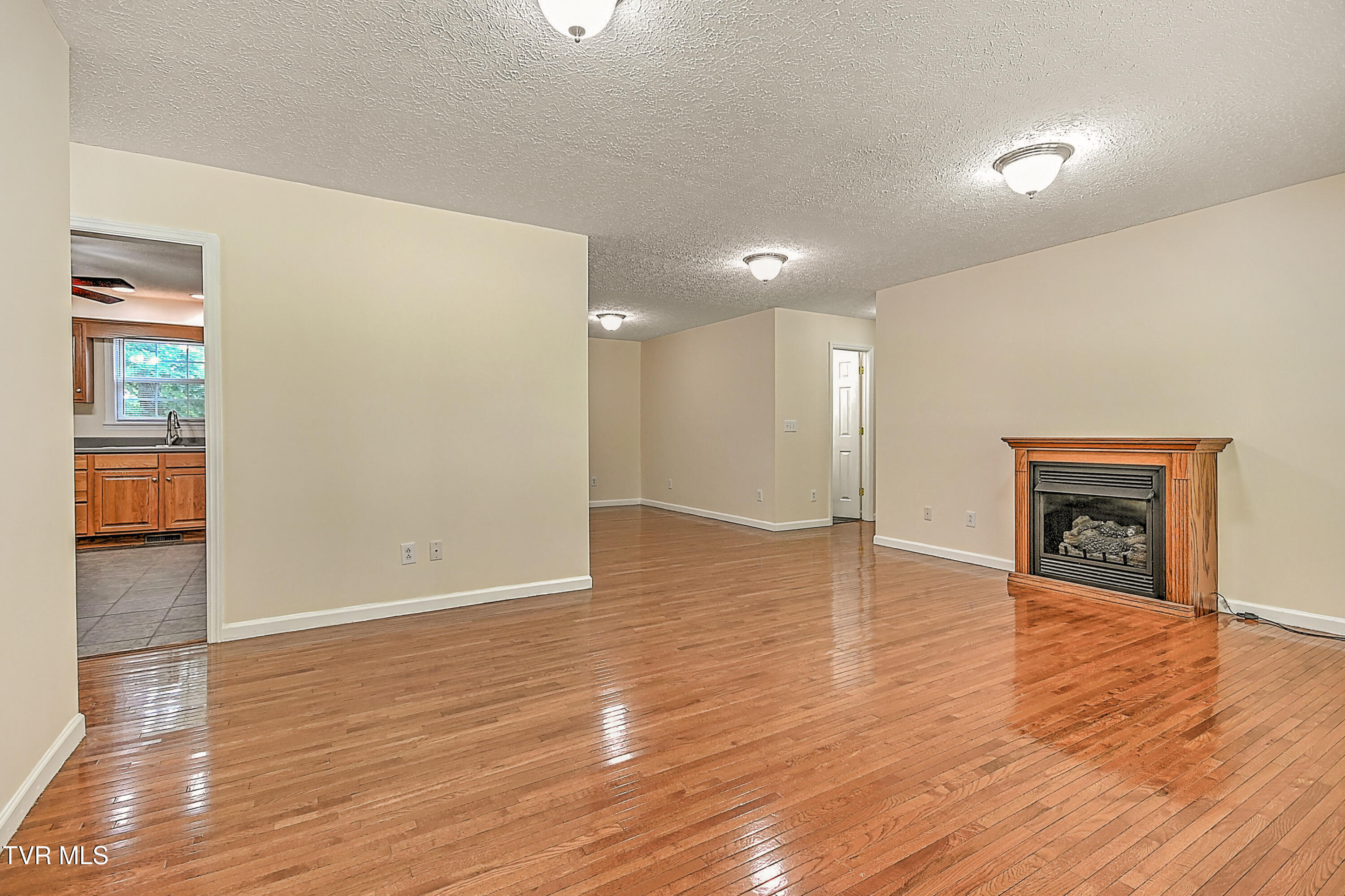 800 Lazywood Drive, Johnson City, Tennessee image 9