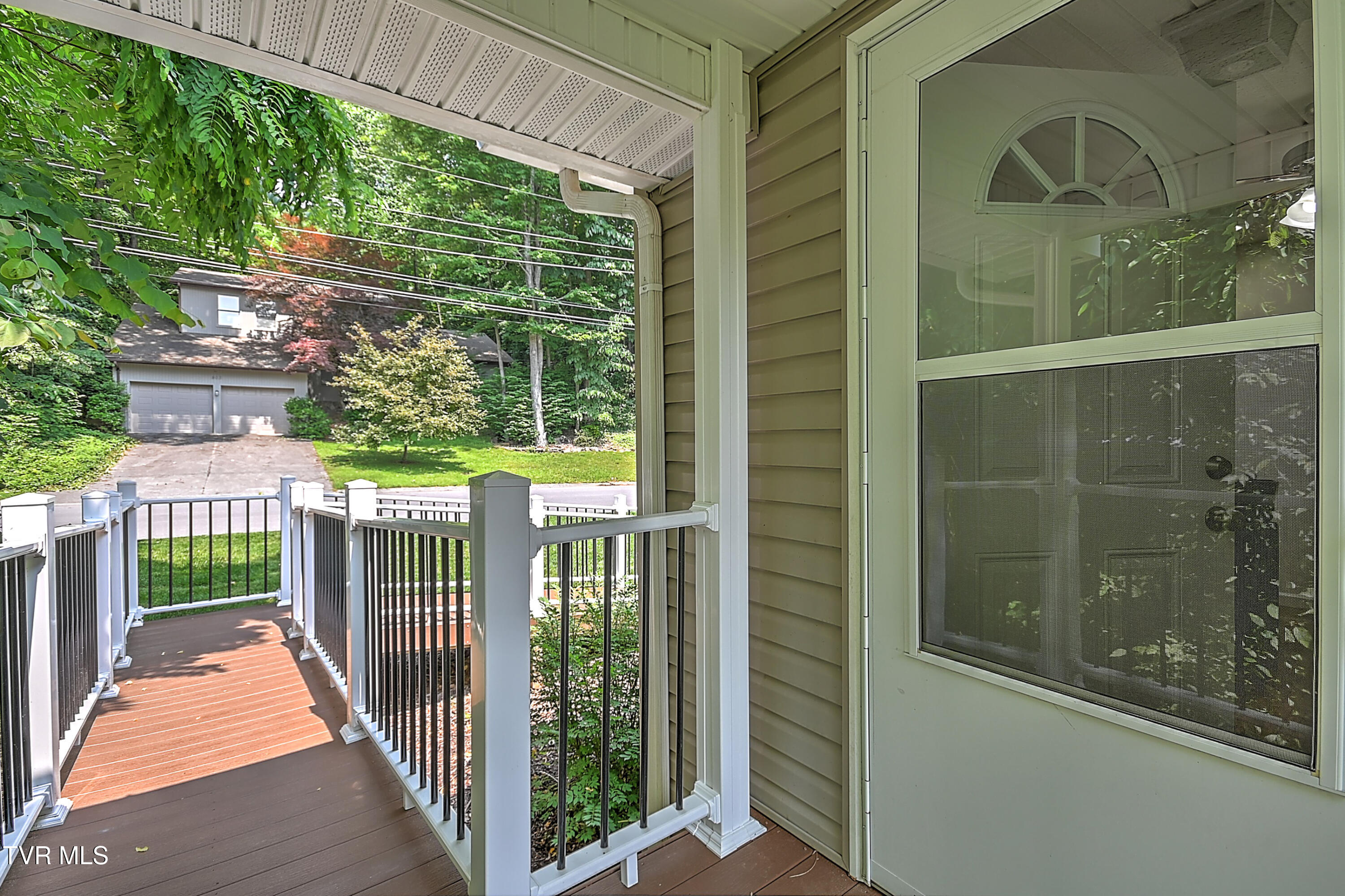 800 Lazywood Drive, Johnson City, Tennessee image 6