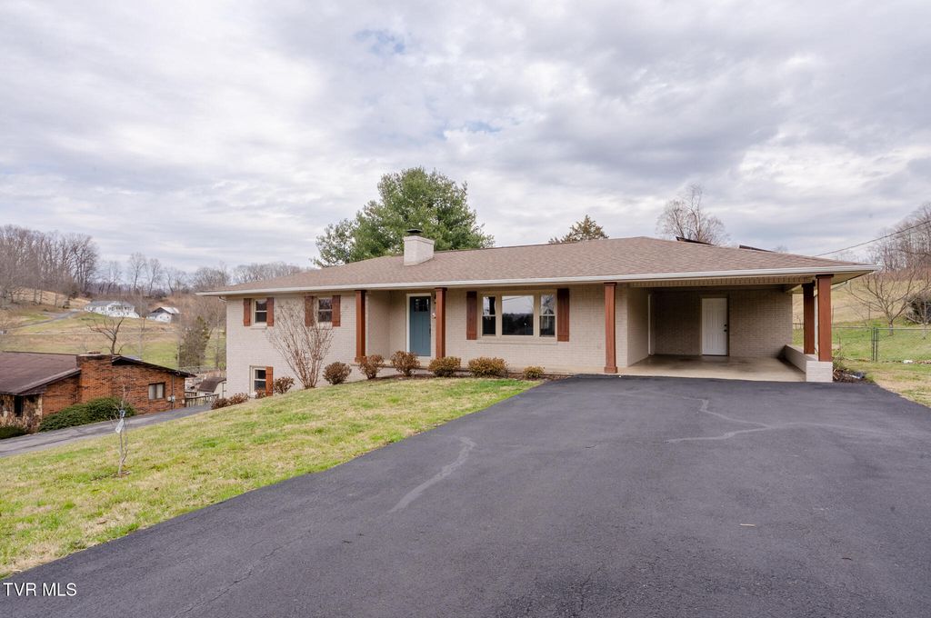 Photo of 5925 Cochise Trail, Kingsport, TN 37664 (MLS # 9991936)