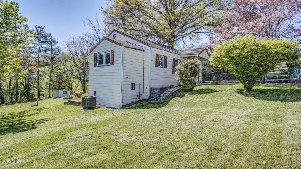 Photo of 314 Morris Street, Bristol, TN 37620 (MLS # 9993936)