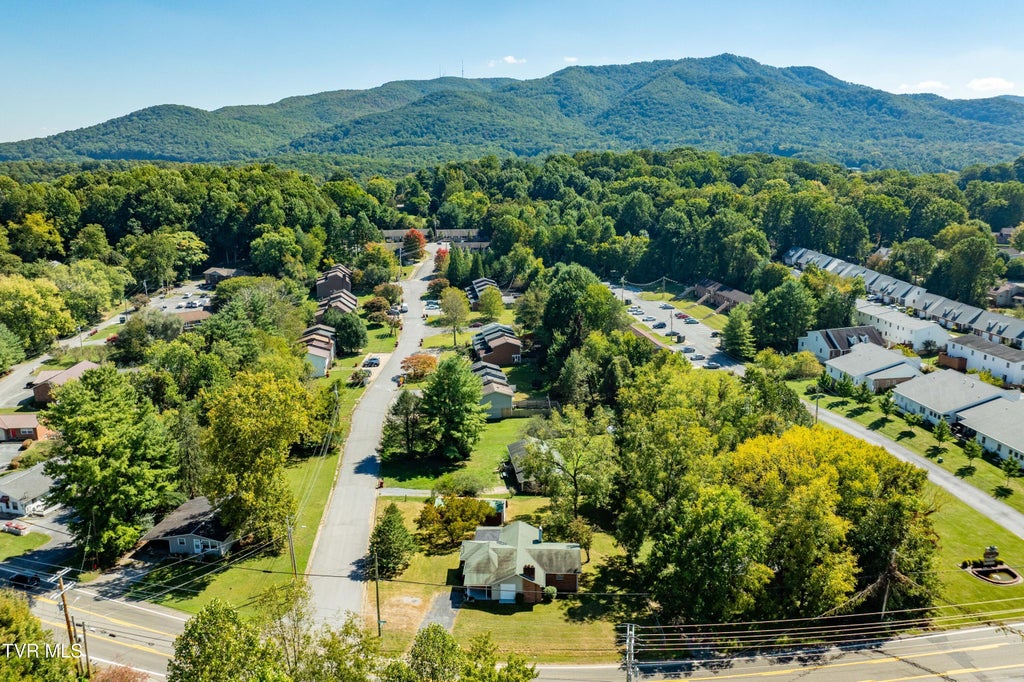 Photo of 1601 Cherokee Road, Johnson City, TN 37604 (MLS # 10001665)