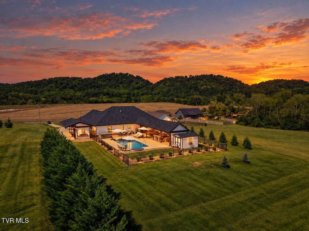 Photo of 551 Pleasant Valley Road, Jonesborough, TN 37659 (MLS # 10001508)