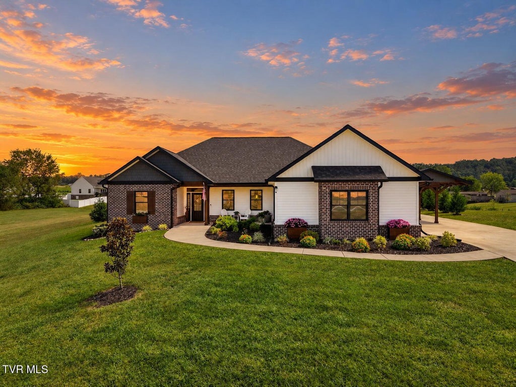 Photo of 551 Pleasant Valley Road, Jonesborough, TN 37659 (MLS # 10001508)