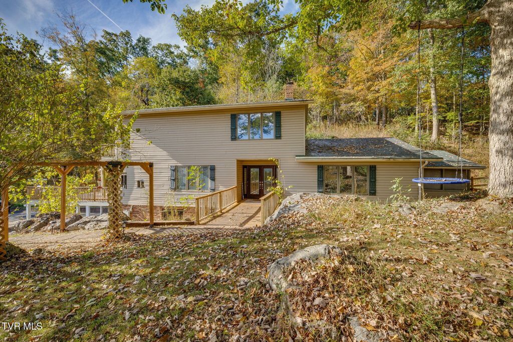 Photo of 1656 Fall Creek Road, Kingsport, TN 37664 (MLS # 9987227)
