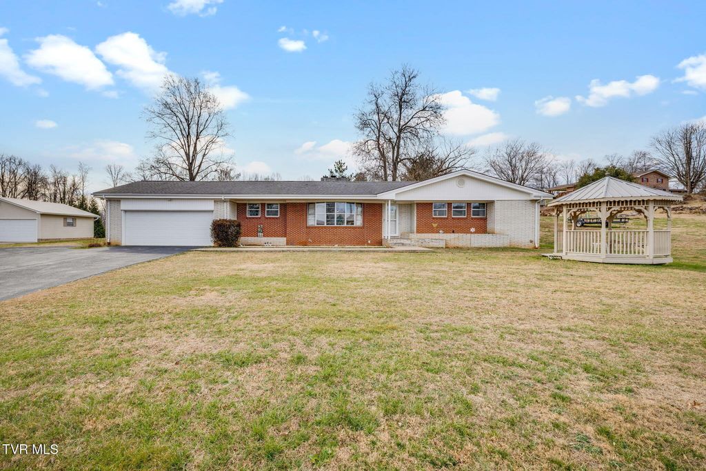 Photo of 1946 Buckingham Road, Greeneville, TN 37745 (MLS # 9990423)