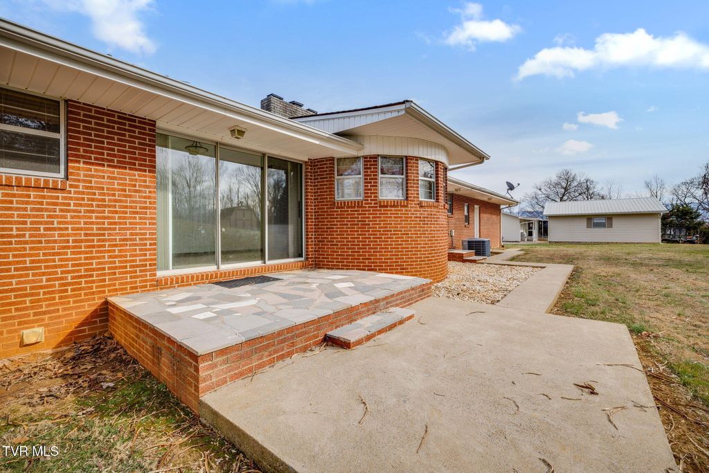 Photo of 1946 Buckingham Road, Greeneville, TN 37745 (MLS # 9990423)