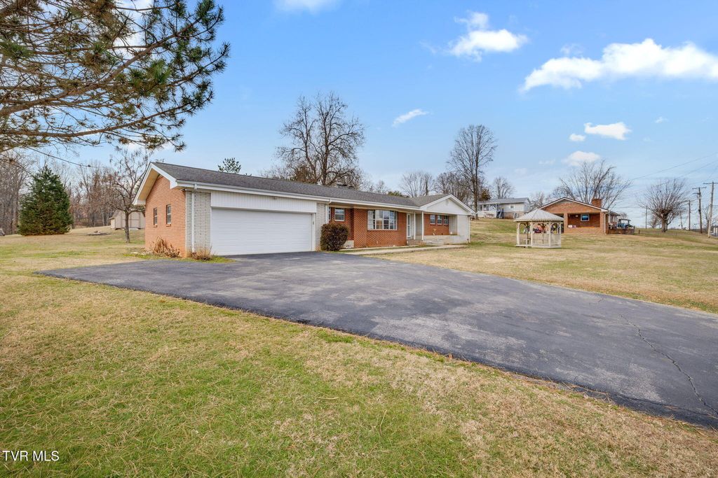 Photo of 1946 Buckingham Road, Greeneville, TN 37745 (MLS # 9990423)