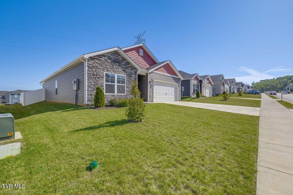Photo of 1810 Fox Meadows Circle, Bluff City, TN 37618 (MLS # 9995411)
