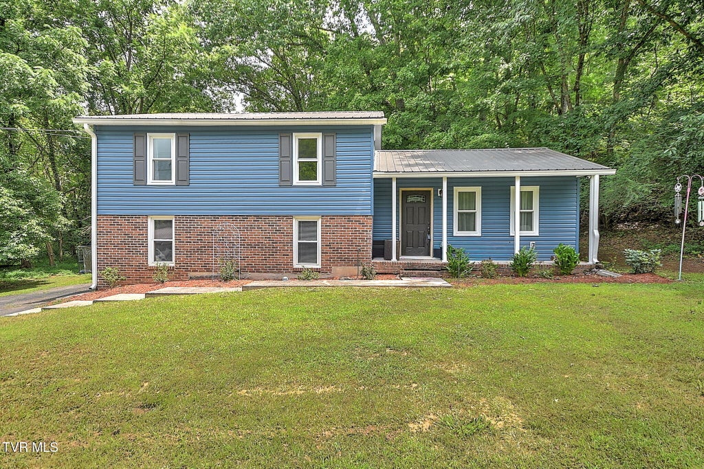 Photo of 1312 Adobe Drive, Johnson City, TN 37601 (MLS # 9998824)