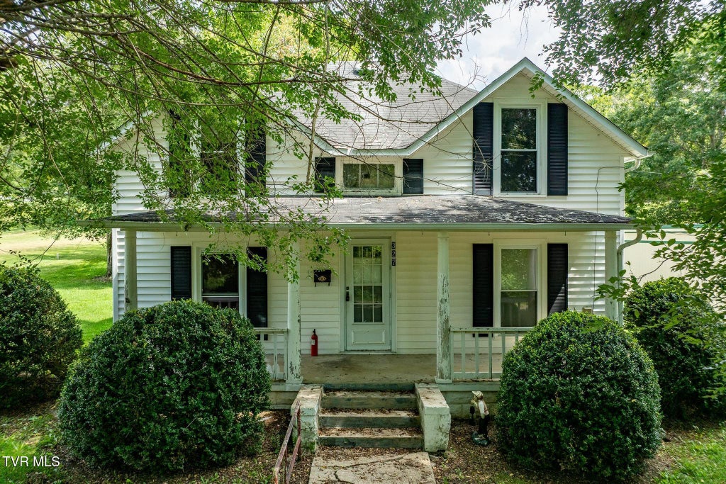 Photo of 327 Pine Street, Mountain City, TN 37683 (MLS # 10000253)