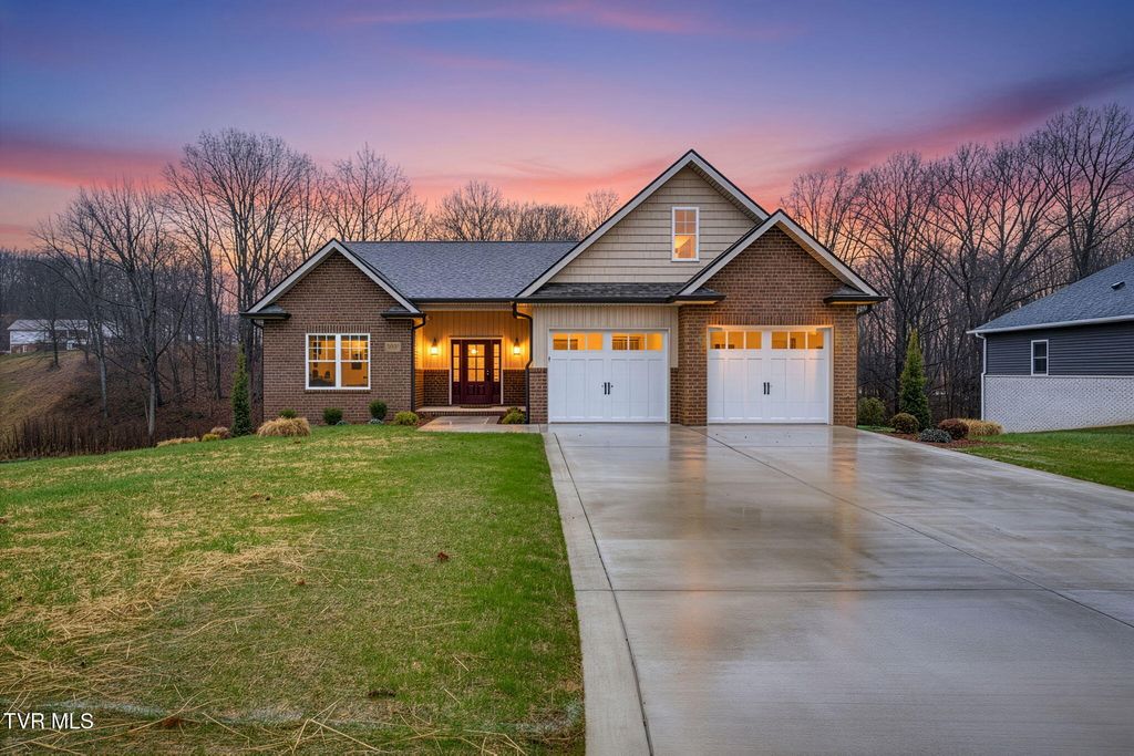 Photo of 303 Azure Landing, Jonesborough, TN 37659 (MLS # 9988943)