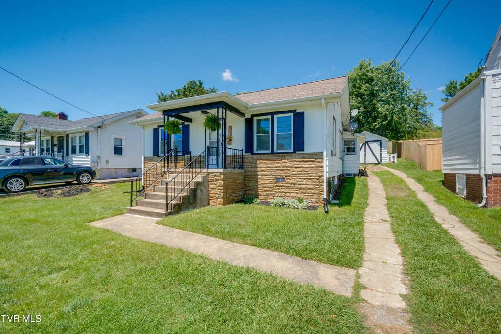 Photo of 125 Virginia Street, Kingsport, TN 37665 (MLS # 9996375)