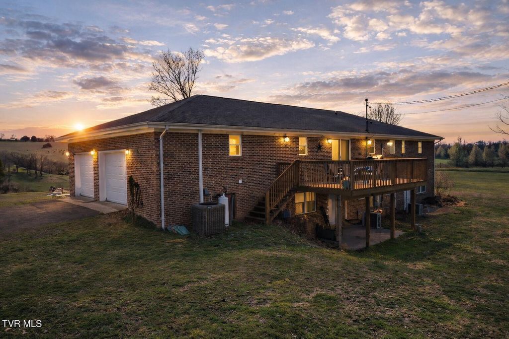 Photo of 85 Jaybird Lane, Greeneville, TN 37743 (MLS # 9992402)