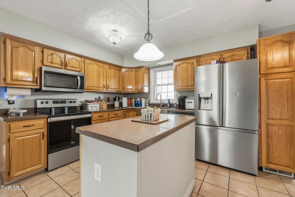 Photo of 410 Appian Way, Greeneville, TN 37745 (MLS # 9996099)