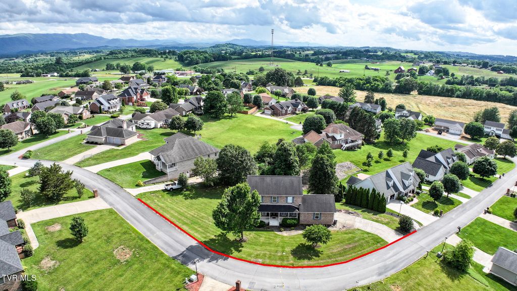 Photo of 410 Appian Way, Greeneville, TN 37745 (MLS # 9996099)