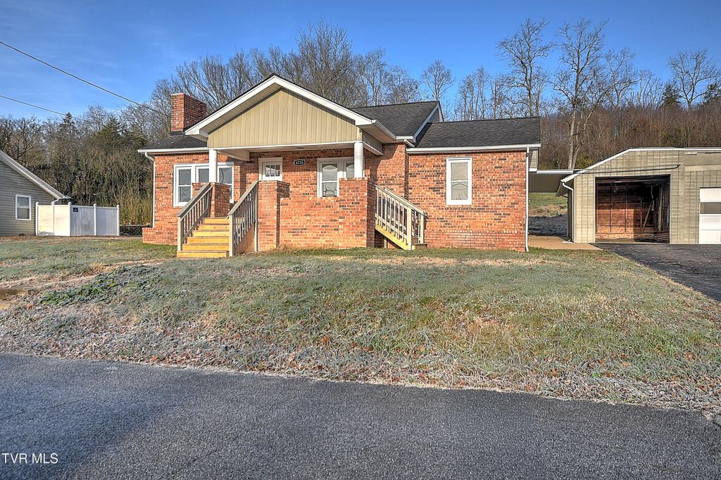 Photo of 4216 Maplewood Street, Kingsport, TN 37660 (MLS # 9989045)