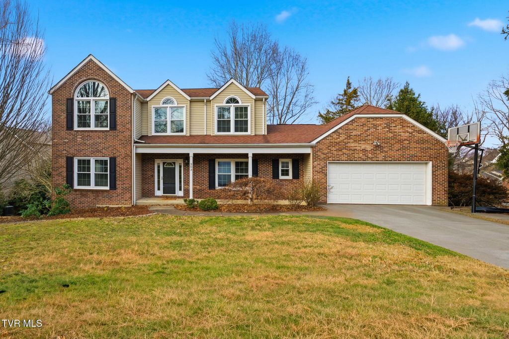 Photo of 203 Glen Oaks Drive, Johnson City, TN 37615 (MLS # 9989672)