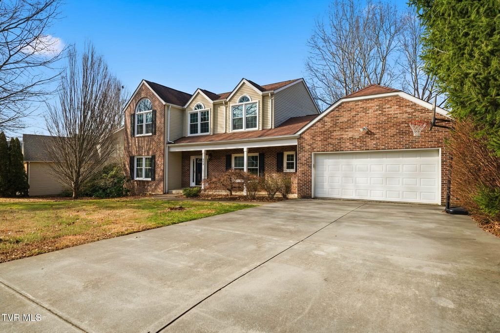 Photo of 203 Glen Oaks Drive, Johnson City, TN 37615 (MLS # 9989672)