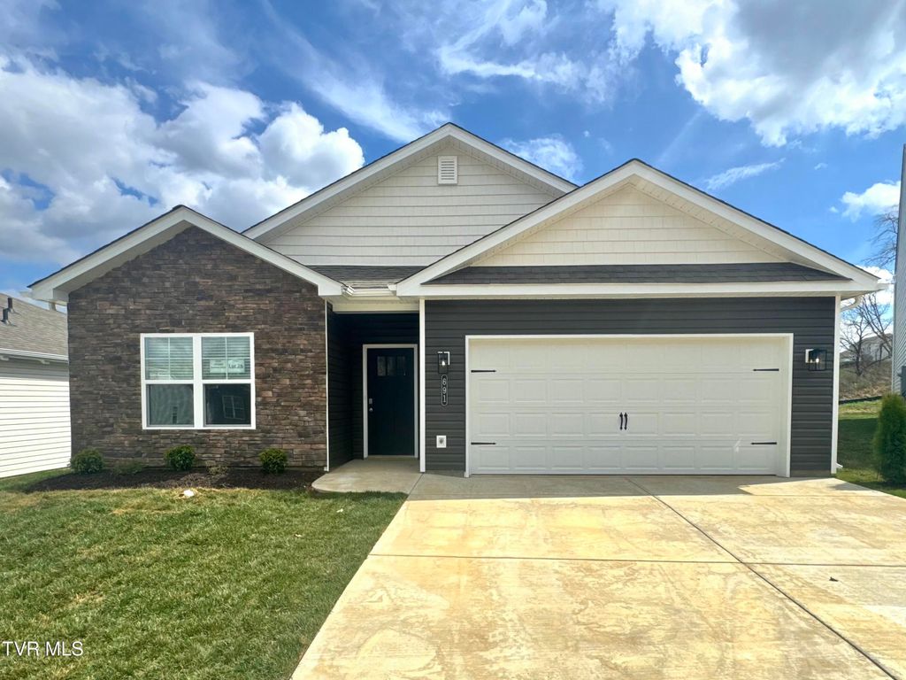 Photo of 691 Saint Andrews Drive Dr, Kingsport, TN 37664 (MLS # 9988180)