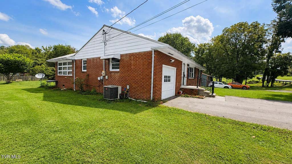 Photo of 409 Colonial Heights Road, Kingsport, TN 37663 (MLS # 9999575)