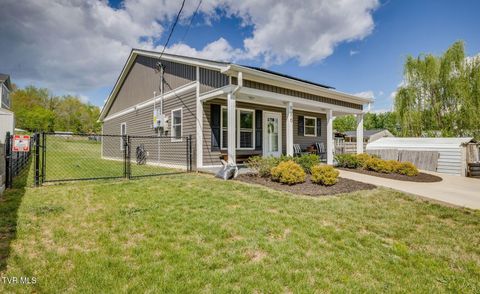 Homes For Sale - 986 Glen Street<br/> Bristol, TN 37620