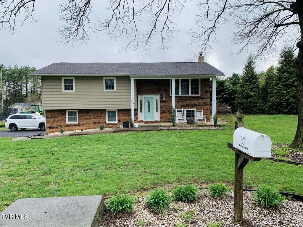 Photo of 324 Bellehaven Drive, Bristol, VA 24201 (MLS # 9990929)