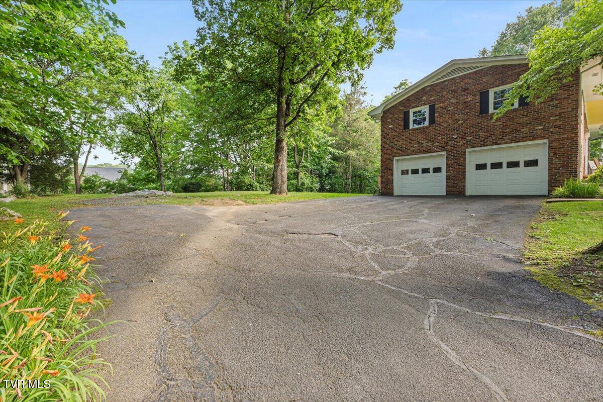 718 Montclair Drive, Johnson City, Tennessee image 9
