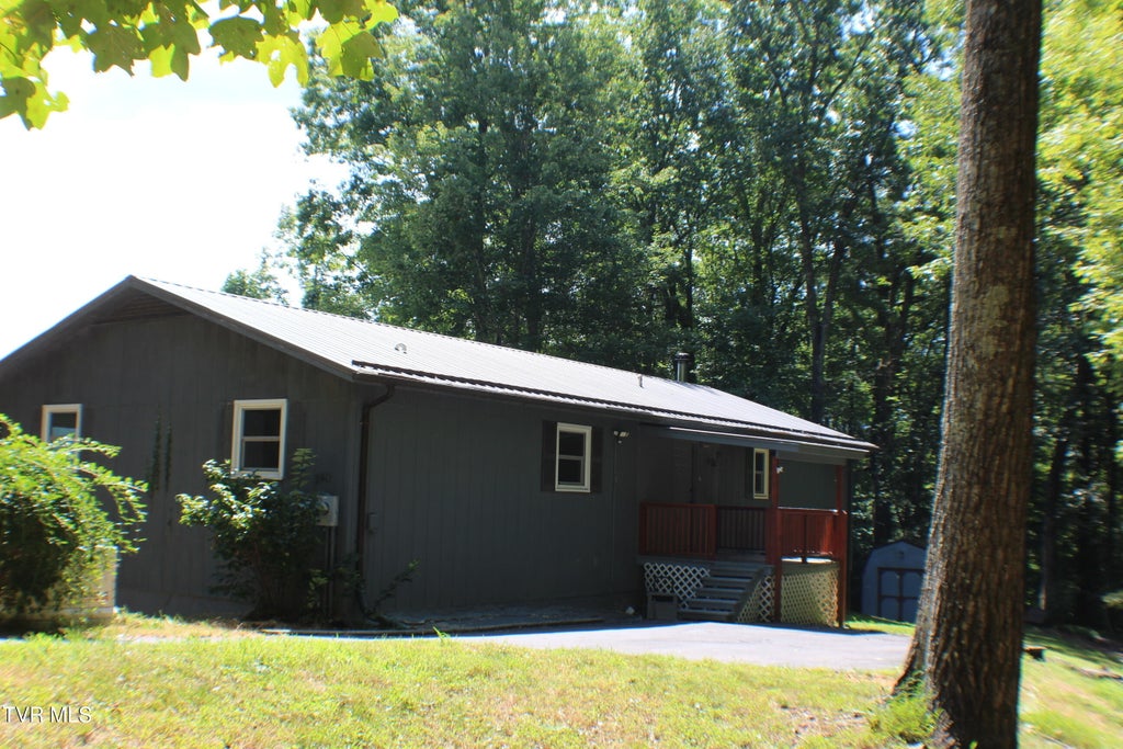 Photo of 240 Misty Lane, Unicoi, TN 37692 (MLS # 10000515)