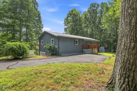 Photo of 240 Misty Lane, Unicoi, TN 37692 (MLS # 10000515)