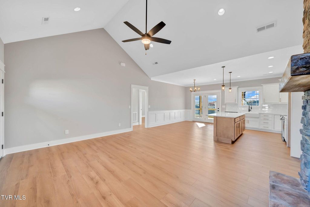 Photo of 3072 Sawgrass Drive, Jonesborough, TN 37659 (MLS # 9988060)