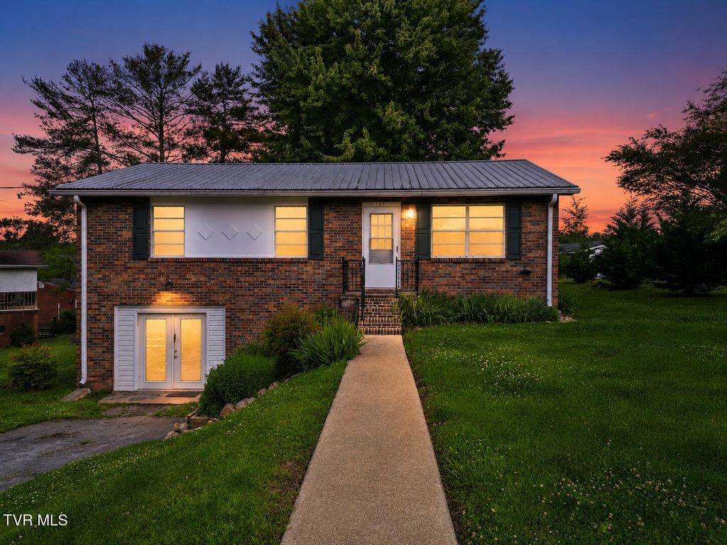 Photo of 121 York Drive, Greeneville, TN 37745 (MLS # 9996017)
