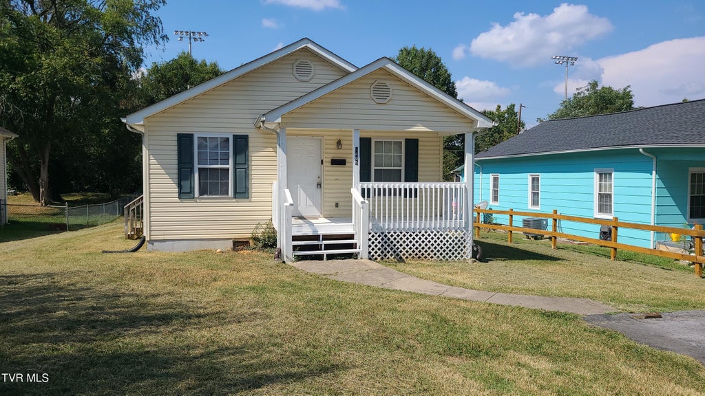 Photo of 1405 Chilhowie Avenue, Johnson City, TN 37601 (MLS # 10001224)