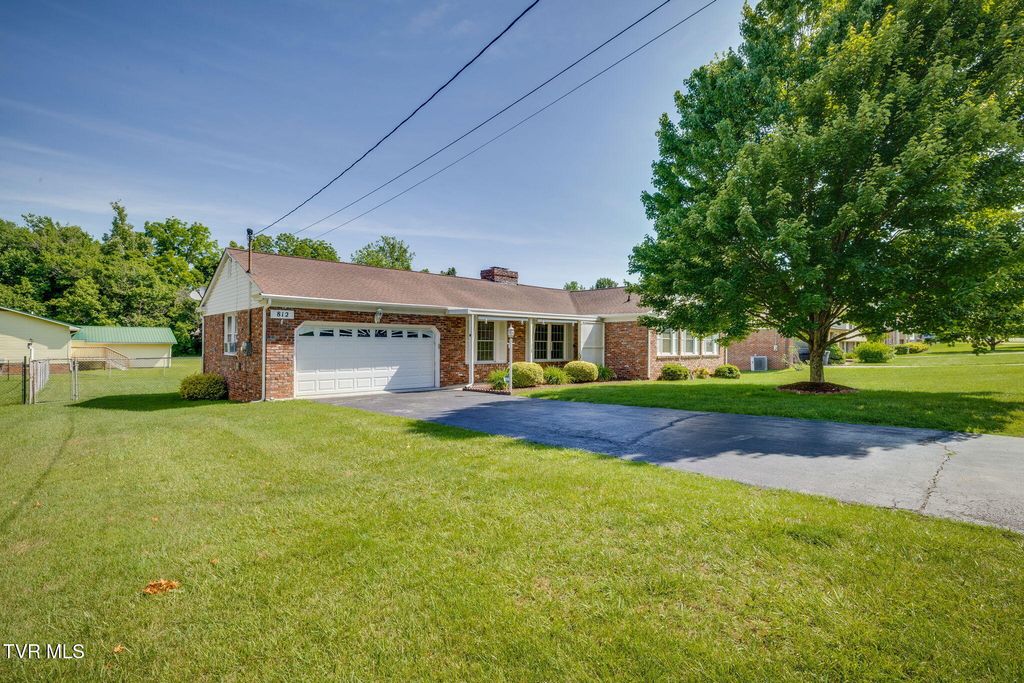 Photo of 812 Kendrick Creek Road, Kingsport, TN 37663 (MLS # 9996192)
