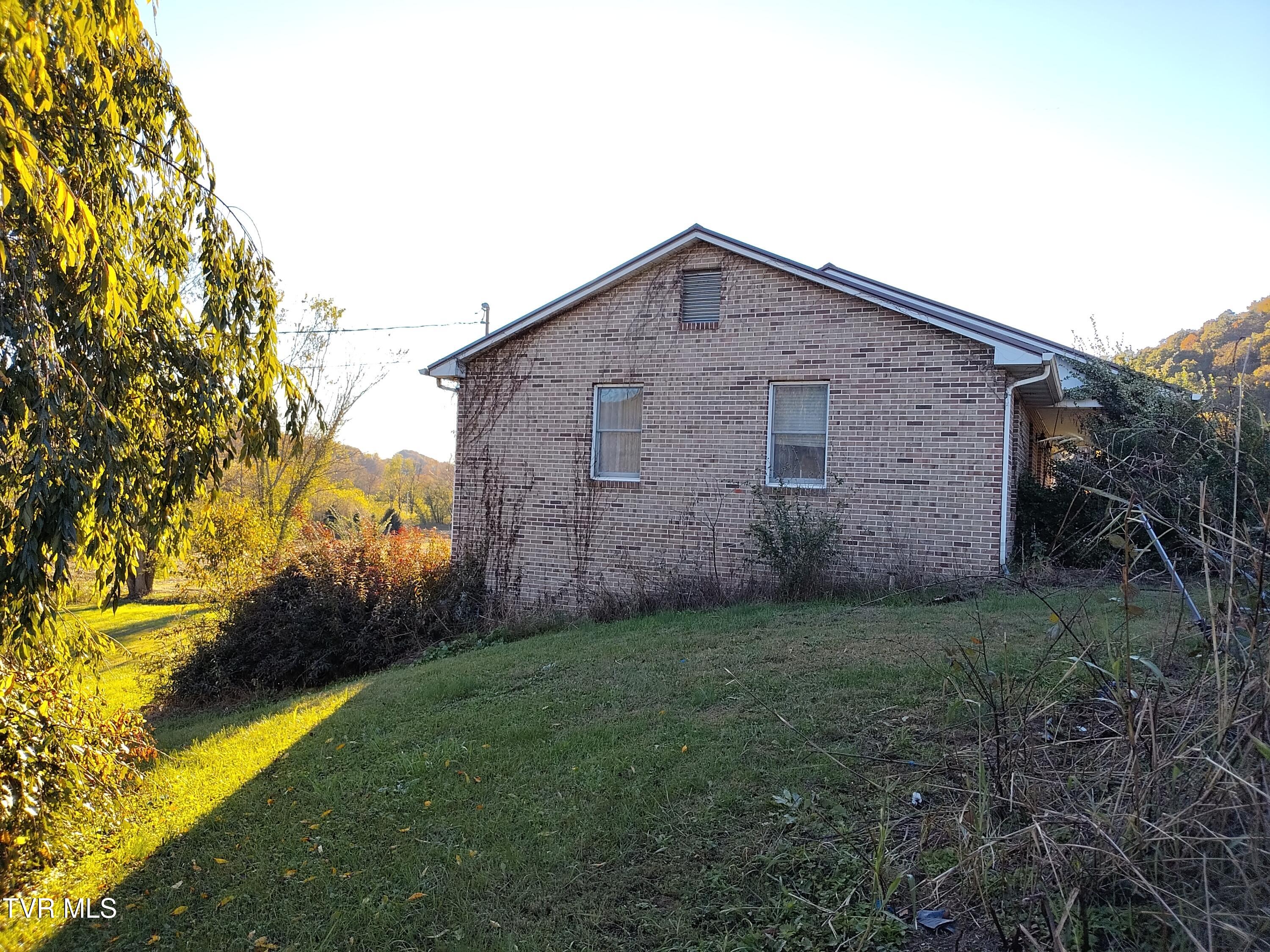 2688 Saltville Highway