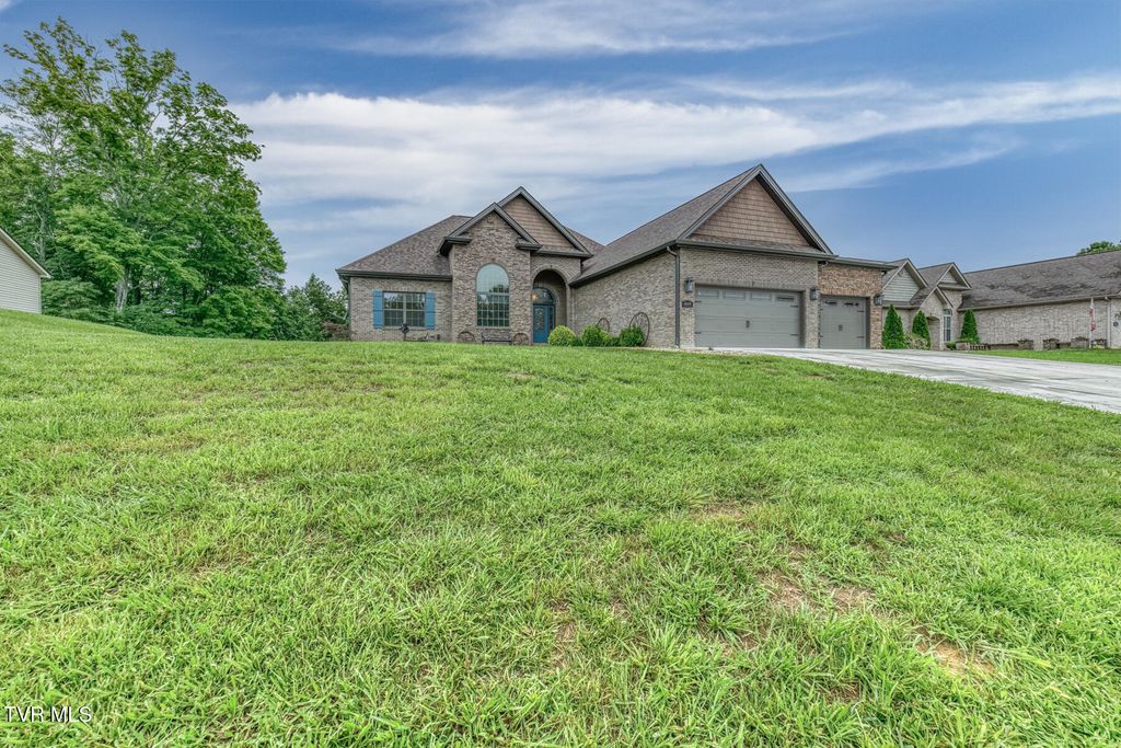 Photo of 469 Grovemont Place, Piney Flats, TN 37686 (MLS # 9998618)