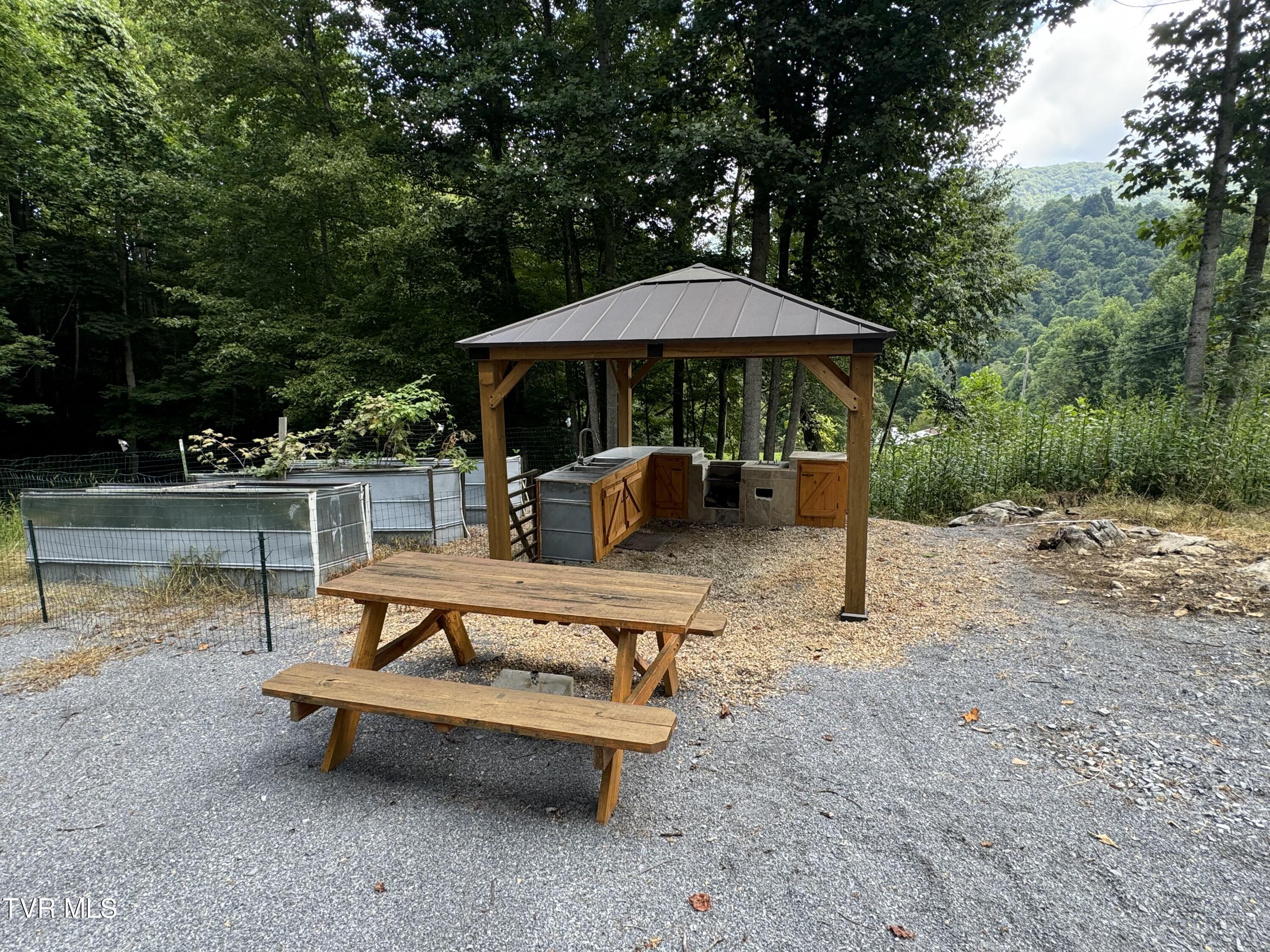 143 Doty Road, Roan Mountain, Tennessee image 49