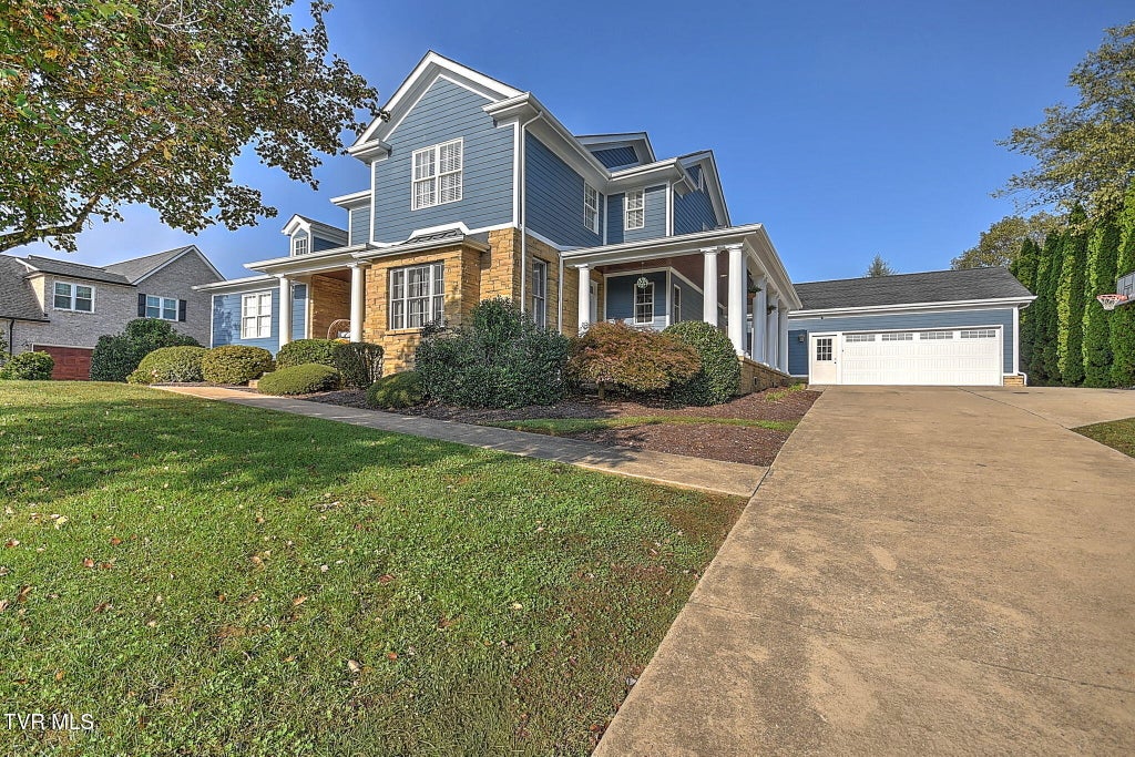 Photo of 149 Grande Harbor Way, Blountville, TN 37617 (MLS # 10002109)