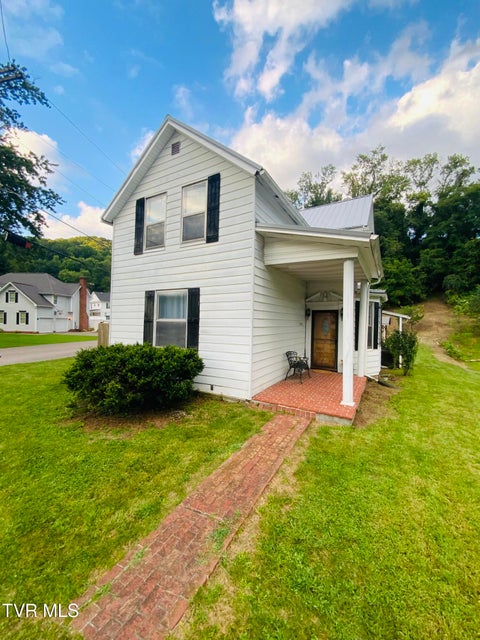 Homes For Sale - 232 Chestnut Street<br/> Norton, VA 24273