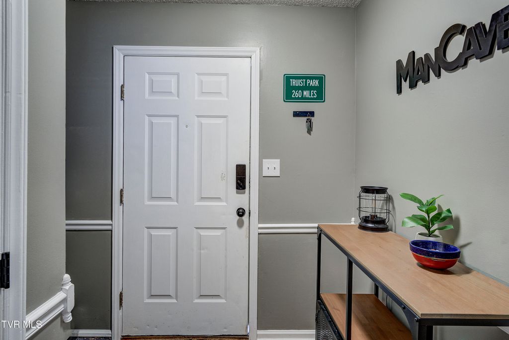 Photo of 205 Windridge Colony #-, Johnson City, TN 37601 (MLS # 9991919)