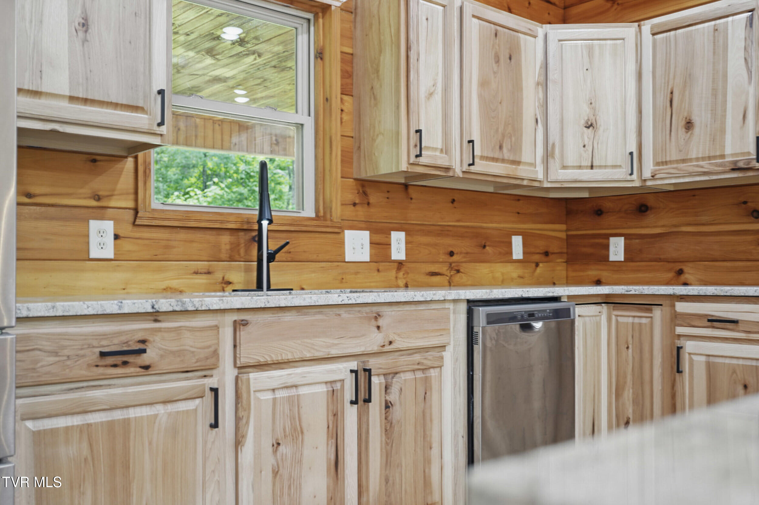 560 Sigman Hollow Road, Bluff City, Tennessee image 28