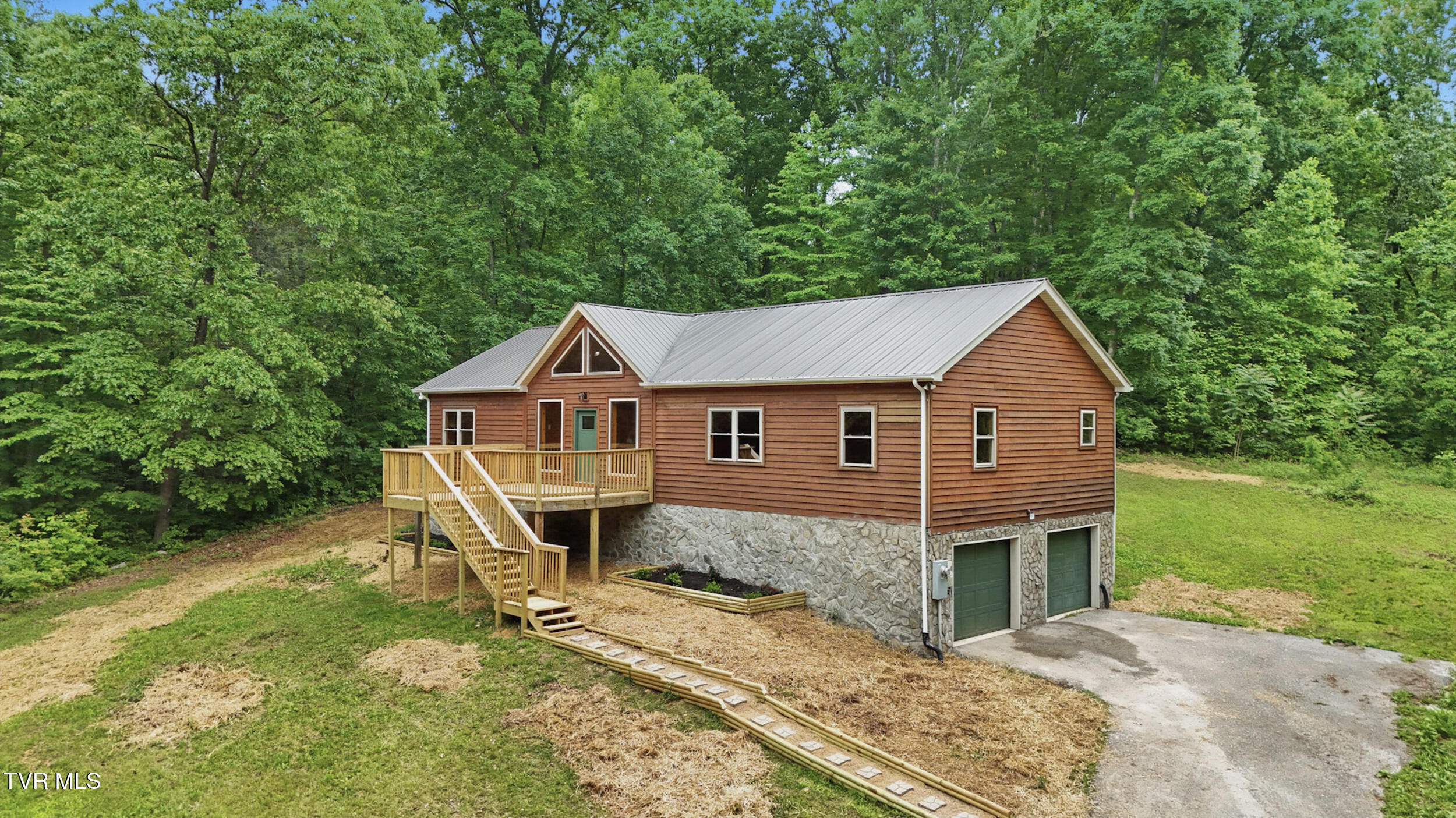560 Sigman Hollow Road, Bluff City, Tennessee image 2