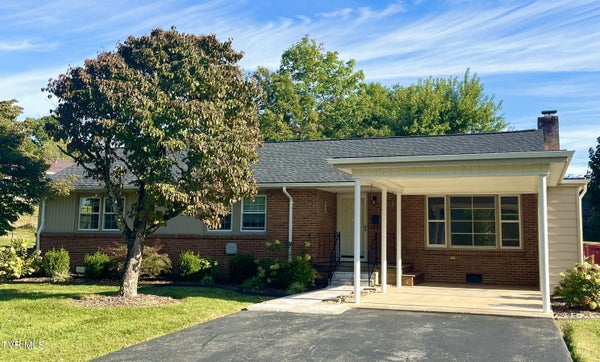 1320 OXFORD PL, JOHNSON CITY, TN 37601 - Image 4d90de1a9e0a5e8c758871ec1a4f8dff/3328654084