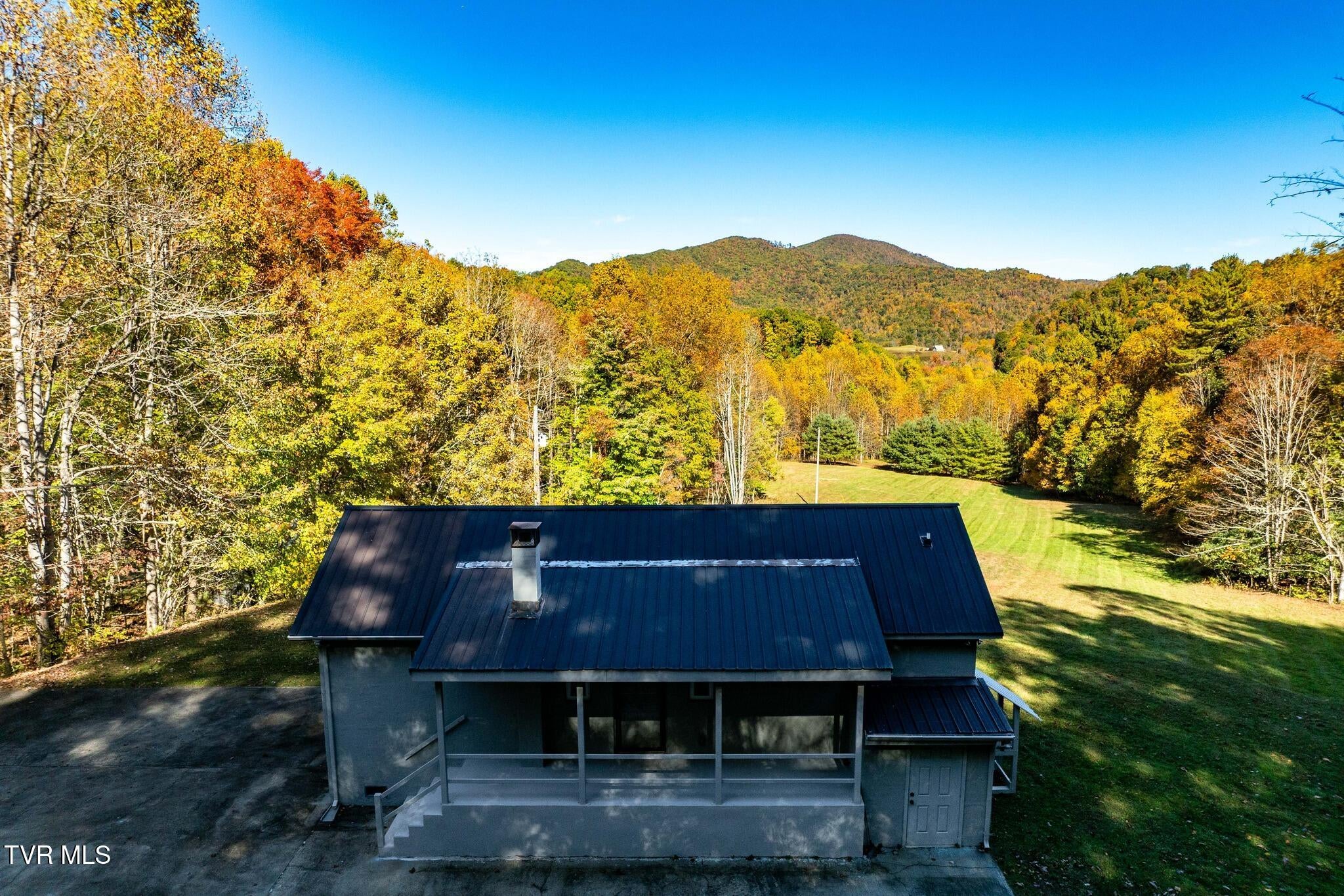 571 Hornet Hill Pvt Trail
